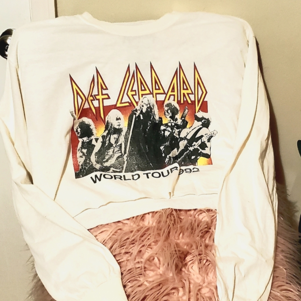 NWT Def Leppard vintage long sleeve crop top t-shirt